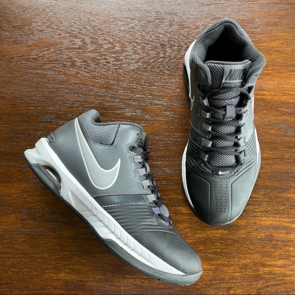 Nike Air Visi Pro 5 - size 7.5 - black/silver